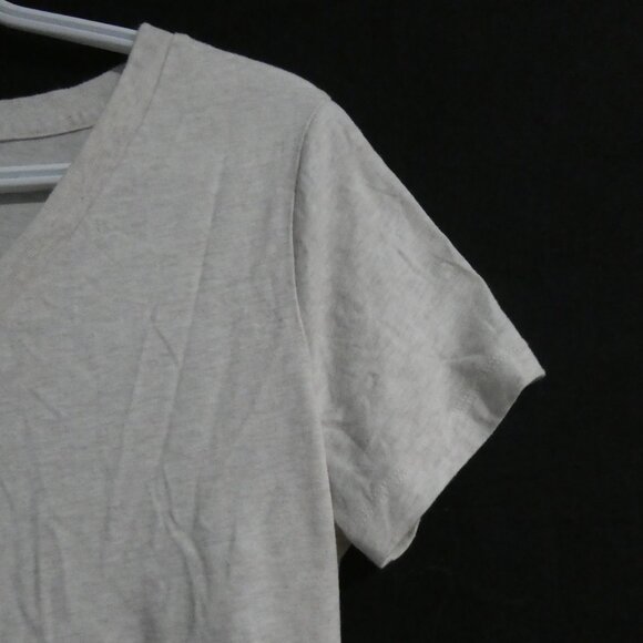 MOSSIMO SUPPLY CO | large | Short Sleeve V-Neck Tee / T-Shirt | GUC - Picture 5 of 12